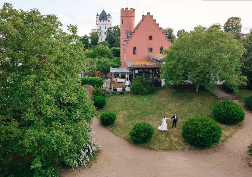 Burg Crass und Restaurant Freyhof Eltville, Germany